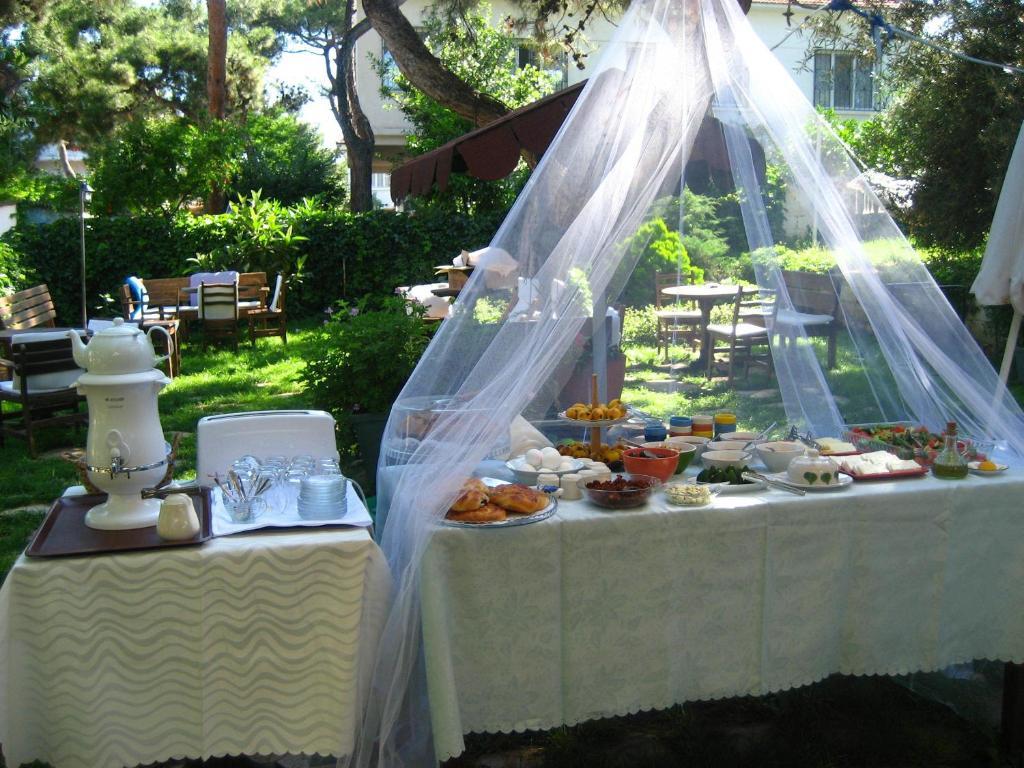 Mavi Pension Ayvalik Exterior foto