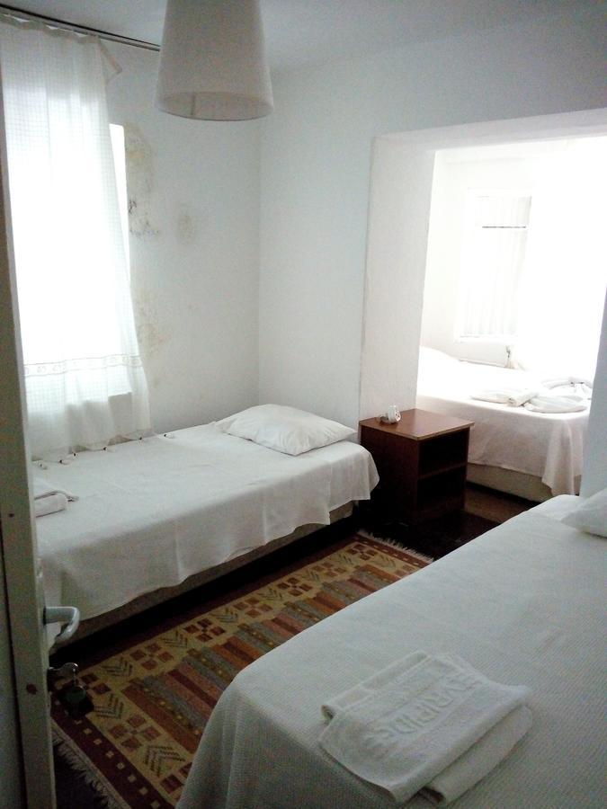 Mavi Pension Ayvalik Exterior foto