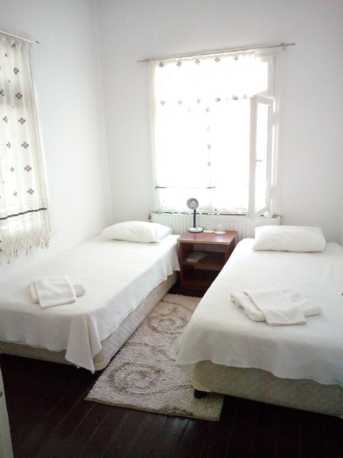 Mavi Pension Ayvalik Exterior foto