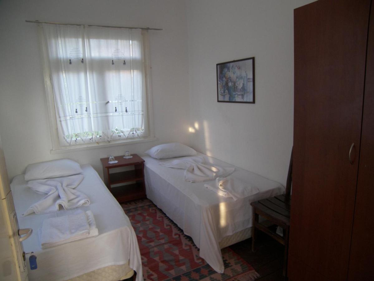 Mavi Pension Ayvalik Quarto foto